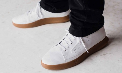 来看看 UA 做的运动休闲鞋款什么样